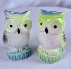 New Cracker Barrel Blue Owls Salt & Pepper Shaker Set, Ceramic Kitchy Granny